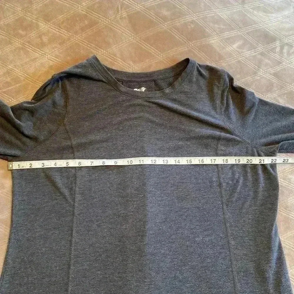 Avia Gray Activewear Long Sleeve Shirt in Size Large.  (12-14) - Picture 6 of 9